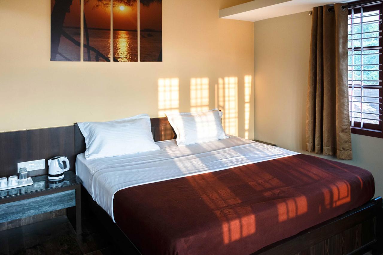 Hotel Karkera Comforts Madikeri Exterior foto
