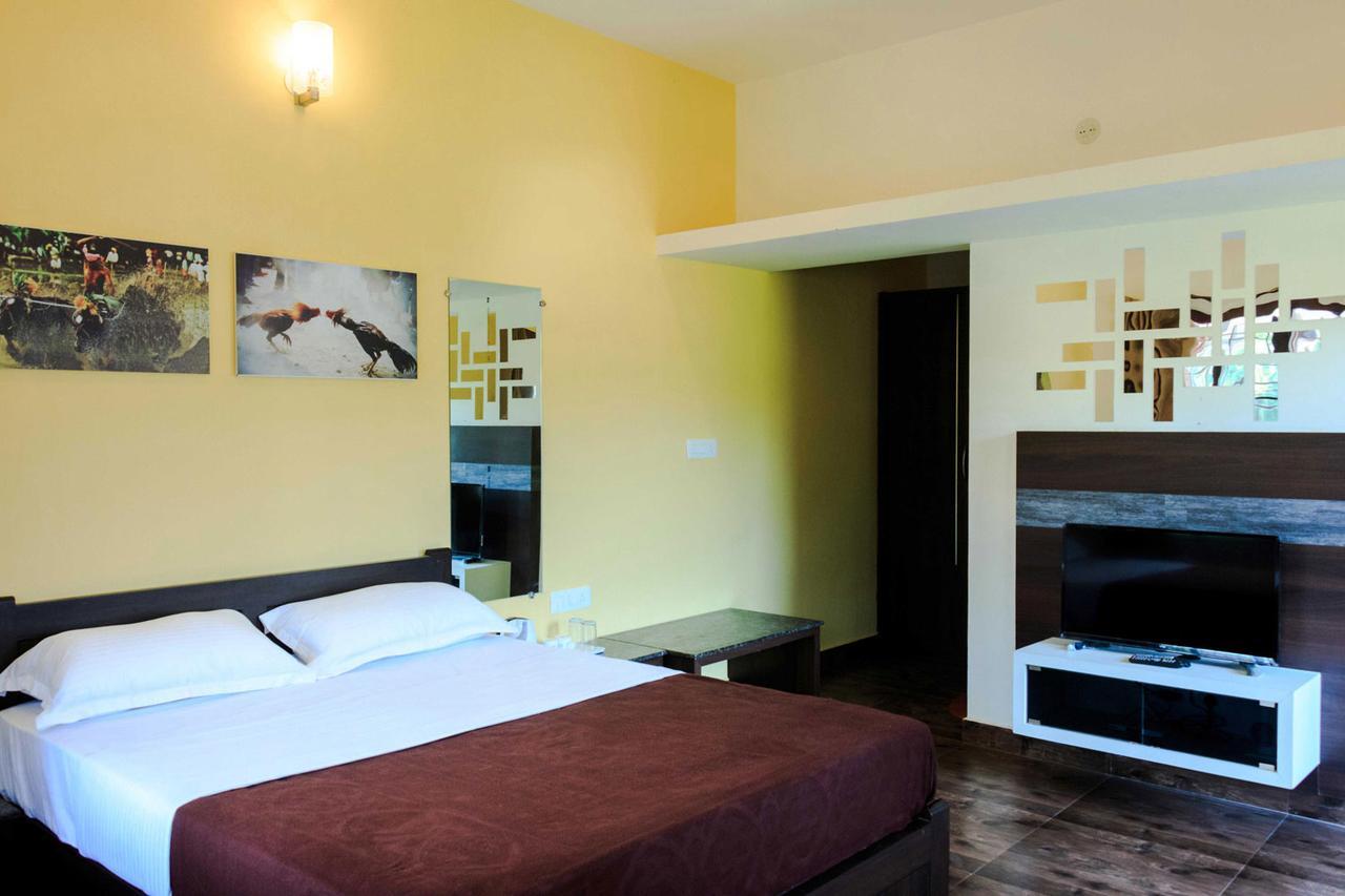 Hotel Karkera Comforts Madikeri Exterior foto